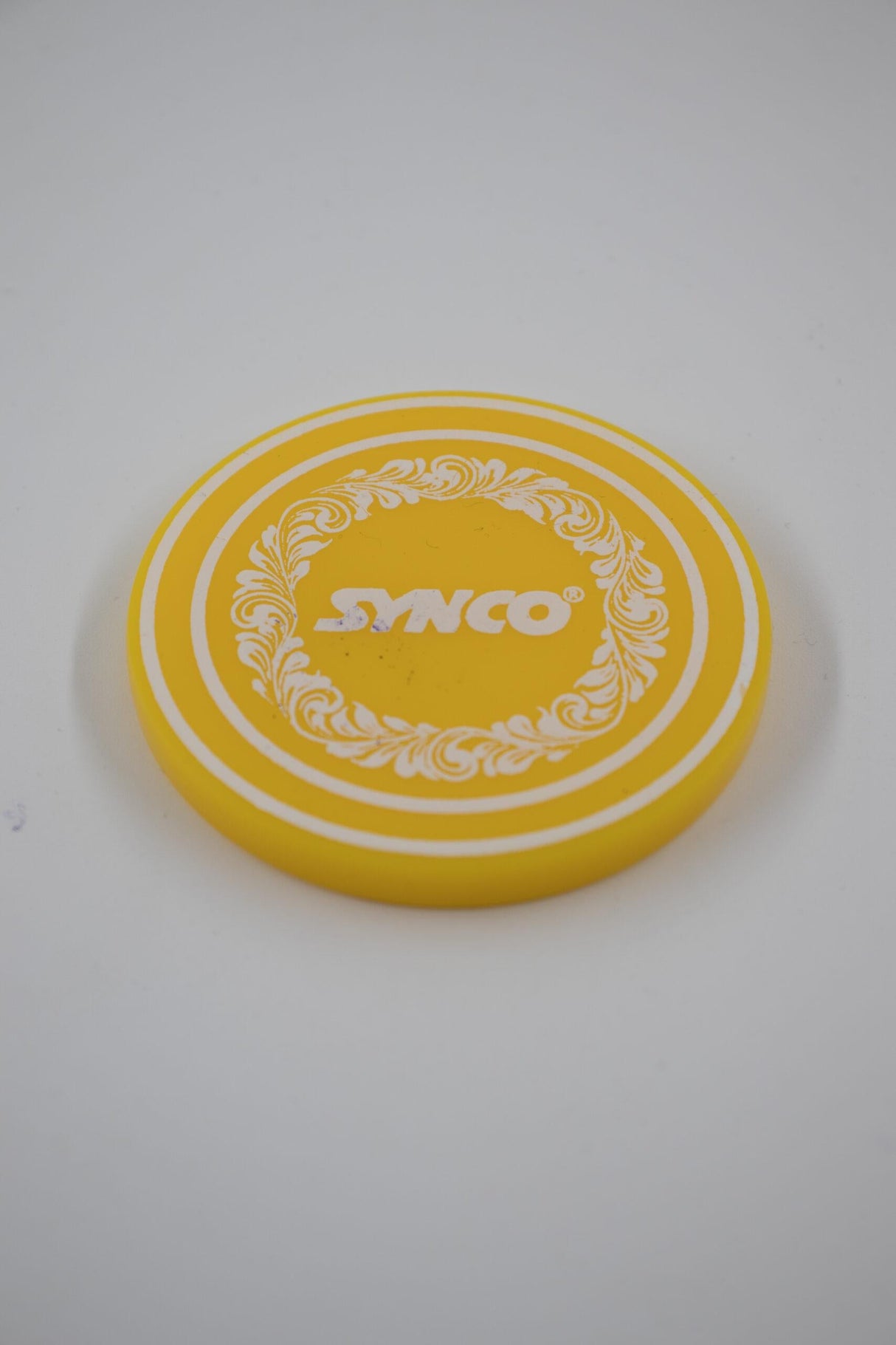 Synco Super Jumbo Carrom Board Striker 62X6 MM, Assorted color