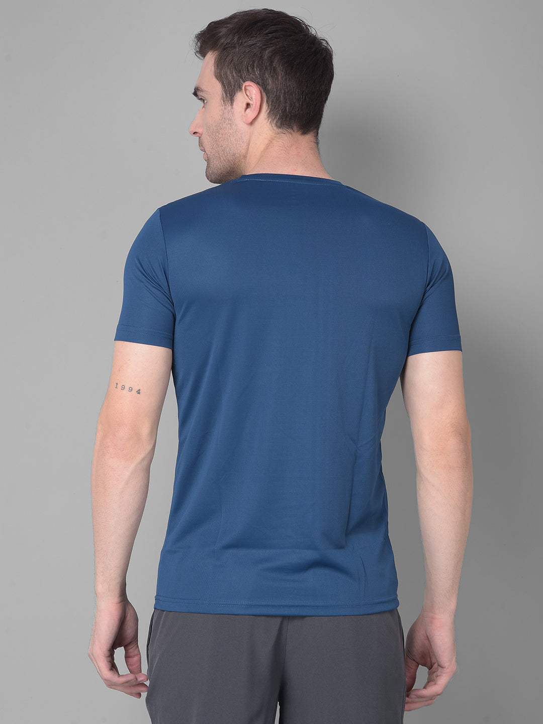 Dark Blue Round Neck T-Shirt for Timeless Appeal