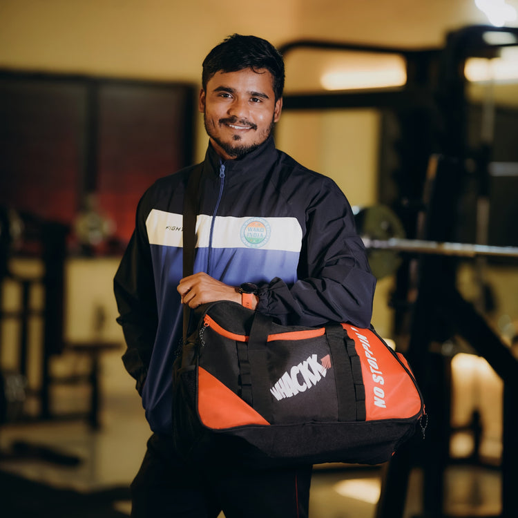 Attirant Gym Bag 32L Black Red