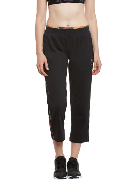 Women Solid Black Capri